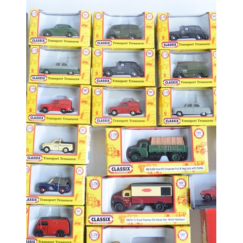 599 - Collection of boxed 1/76 scale (OO gauge) diecast vehicle models from Bachmann Scenecraft, Hornby Sk... 