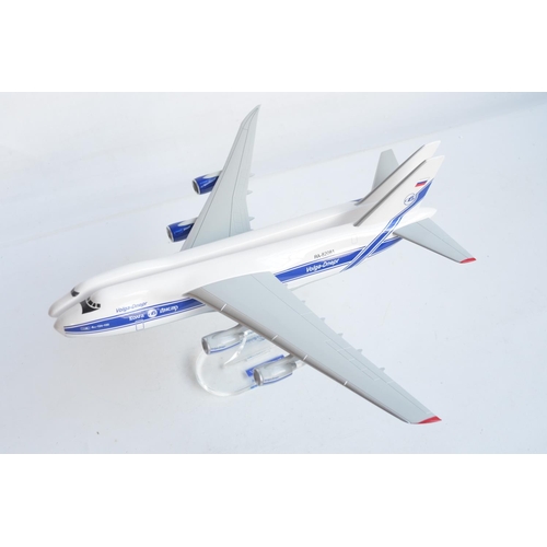 8 - Collection of desktop display aircraft models to include 6x 1/200 plastic snap fit models including ... 