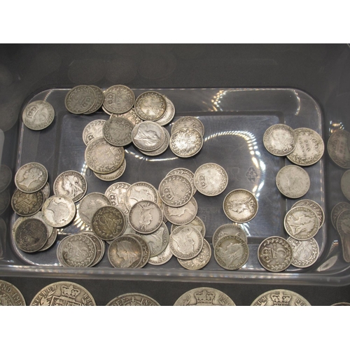 140 - Collection of Queen Victoria GB silver content coins to inc. Shillings, Half-Crowns, Six Pence's, et... 