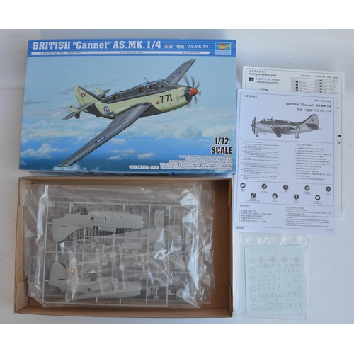 47 - Collection of 1/72 scale aircraft models to include an Airfix Avro Vulcan (please note some parts re... 