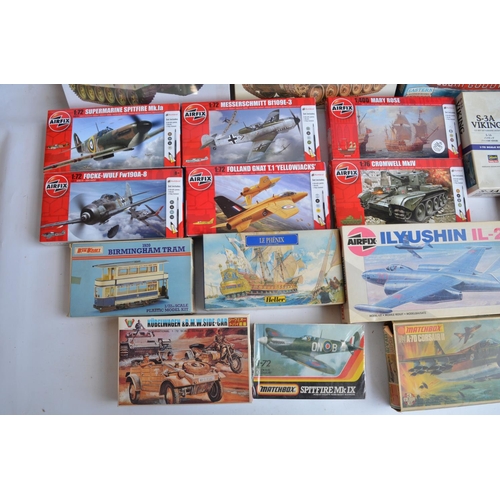 50 - Collection of plastic model kits including ships, aircraft and armour, various scales and manufactur... 