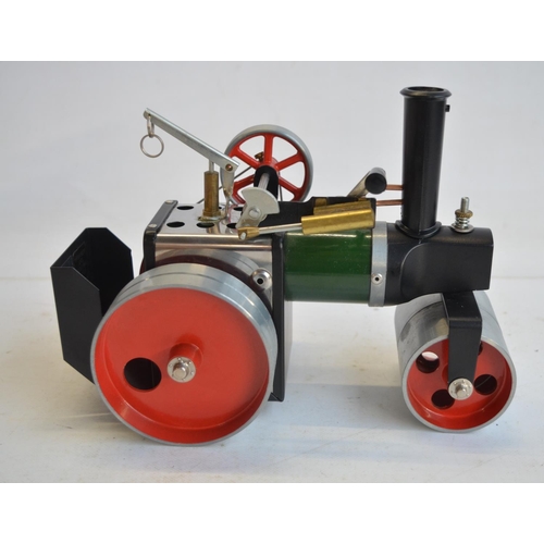 71 - Boxed Mamod SR1A live Steam Roller model in excellent condition, model appears not to have been run,... 