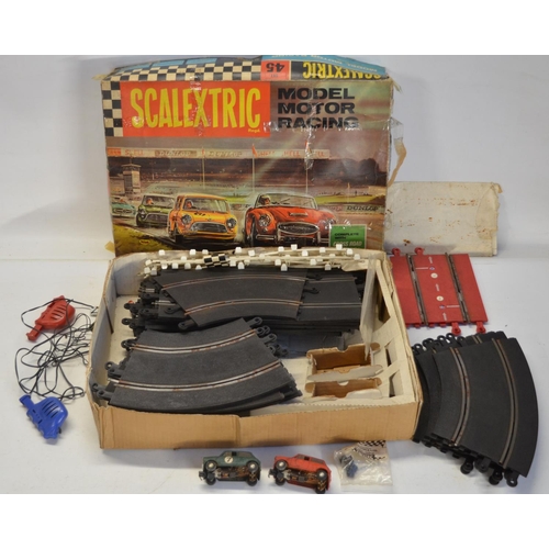 77 - Collection of vintage toys to include Meccano set No4, Minimodels Scalextric Set 45 (box poor, track... 