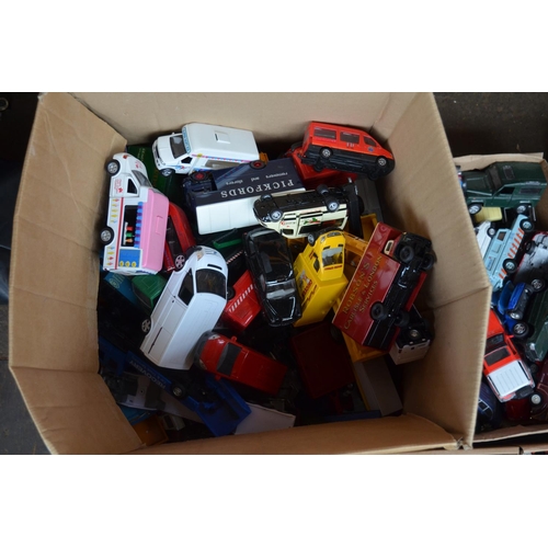 91 - Extensive collection of unboxed model vehicles and 1 boxed Corgi truck, mostly diecast, qty, 11 boxe... 