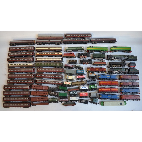 97 - Collection of unboxed previously run OO/HO gauge railway models to include Lima, Triang, HornbyMarkl... 