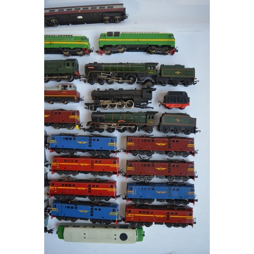 97 - Collection of unboxed previously run OO/HO gauge railway models to include Lima, Triang, HornbyMarkl... 