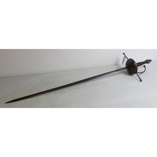 302 - Spanish-style cup rapier with ruled oval pommel. Blade L82cm, cross guard W26cm