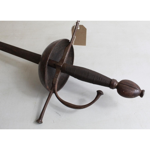 302 - Spanish-style cup rapier with ruled oval pommel. Blade L82cm, cross guard W26cm