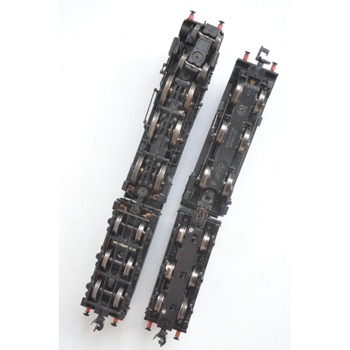 102 - Two N gauge electric steam locomotive models, both in BR black late crest liveries to include a Dapo... 