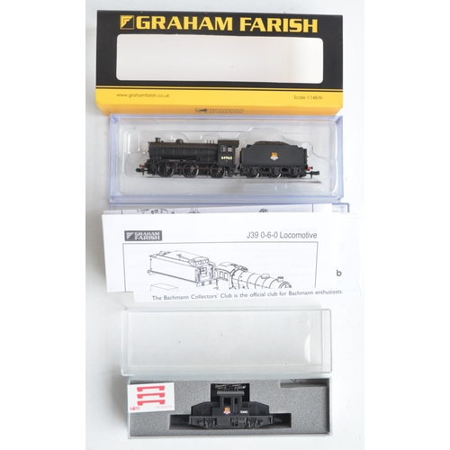 103 - Three mint condition N gauge electric locomotive models, all BR black early crest liveries to includ... 