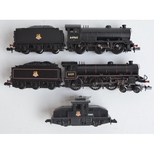 103 - Three mint condition N gauge electric locomotive models, all BR black early crest liveries to includ... 