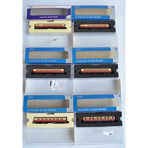 105 - Thirteen N gauge BR carmine/crimson and cream passenger coaches from Dapol plus Graham Farish 374802... 