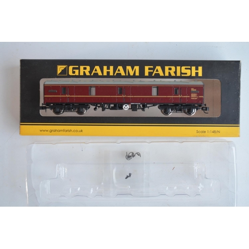 106 - Nine BR maroon Mk1 passenger coaches from Graham Farish (by Bachmann) to include composite and open ... 