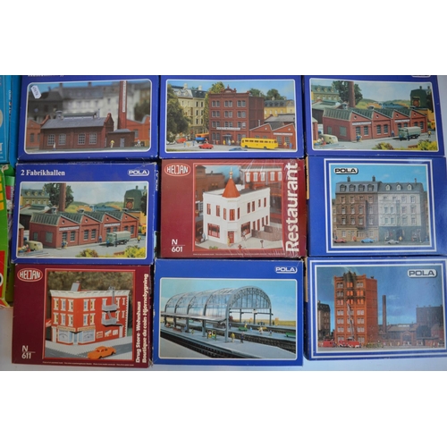 109 - Collection of mostly unbuilt/unstarted N and OO gauge railway modelling scenic accessories including... 