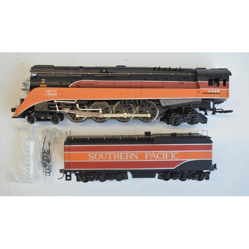 113 - Bachmann 11301 HO gauge S.P. 4-8-4 with smoke and HD light, model in excellent little used condition... 