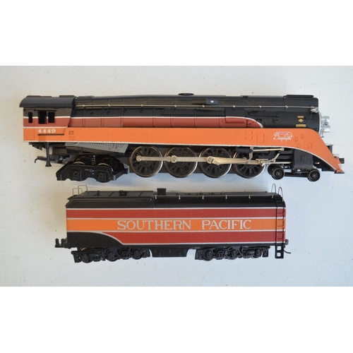 113 - Bachmann 11301 HO gauge S.P. 4-8-4 with smoke and HD light, model in excellent little used condition... 