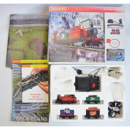 114 - Collection of OO gauge railway models and accessories to include Hornby Toplink limited edition R242... 