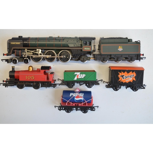 114 - Collection of OO gauge railway models and accessories to include Hornby Toplink limited edition R242... 