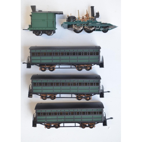 116 - Bachmann HO gauge 'The John Bull' electric steam train model set (item no 40-140), models in general... 