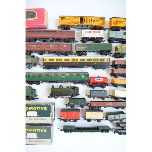 117 - Collection of previously run OO gauge railway models from Hornby Dublo, Triang and Wrenn and a boxed... 