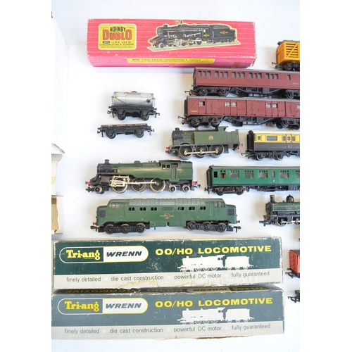 117 - Collection of previously run OO gauge railway models from Hornby Dublo, Triang and Wrenn and a boxed... 