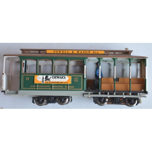 99 - Collection of N and OO/HO gauge railway models to include 4x N gauge electric locomotives, passenger... 