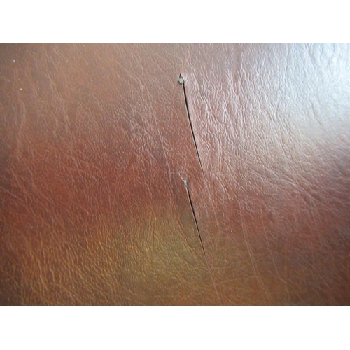 431 - Real tan leather gun slip with thick foam lining, in fair condition with occasional cracks. Real bro... 