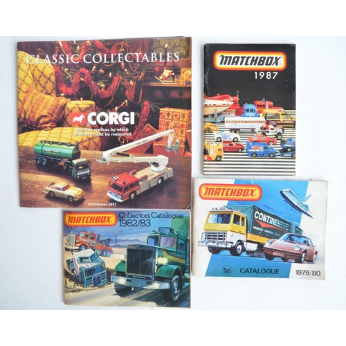 19 - Mixed collection of diecast model vehicles including generally very good condition unboxed examples ... 