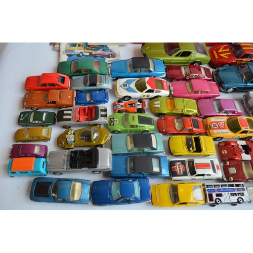 19 - Mixed collection of diecast model vehicles including generally very good condition unboxed examples ... 