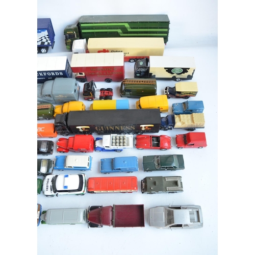 24 - Large collection of unboxed model vehicles from Corgi, Welly, Lledo, Saico etc., plus a collection o... 