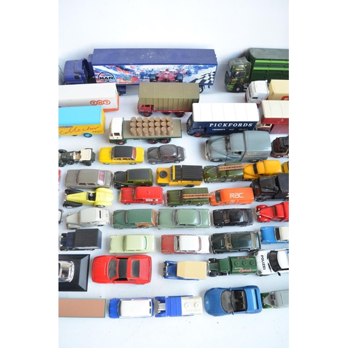 24 - Large collection of unboxed model vehicles from Corgi, Welly, Lledo, Saico etc., plus a collection o... 