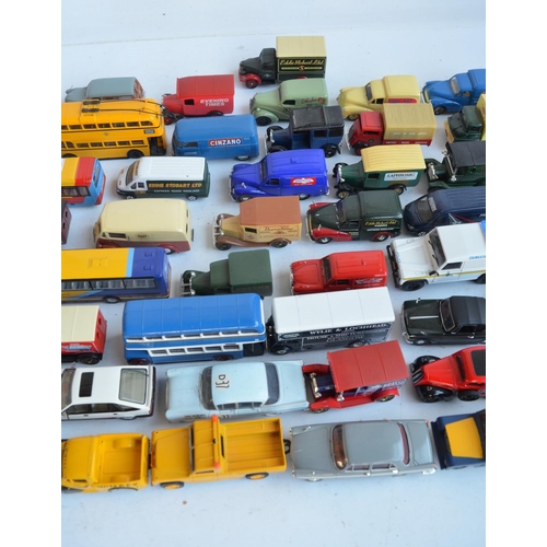 24 - Large collection of unboxed model vehicles from Corgi, Welly, Lledo, Saico etc., plus a collection o... 