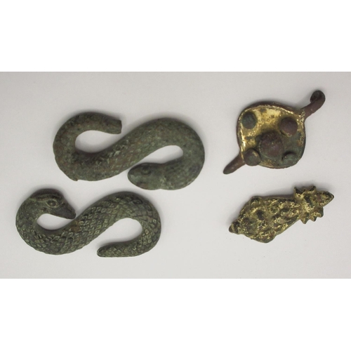 1140 - Selection of decorative buckles to include a late-medieval style gilded 'disc-on-pin' buckle with fi... 