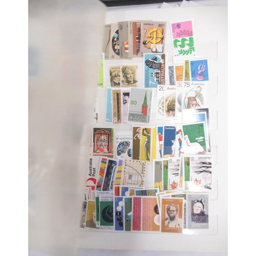 1144 - Assorted collection of International stamps predominantly American, loose and in folders, with some ... 