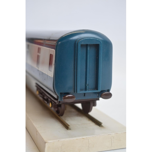 1170 - Professionally made formed clear acrylic/Perspex prototype model of a BR Mk.2 sleeper coach (never e... 