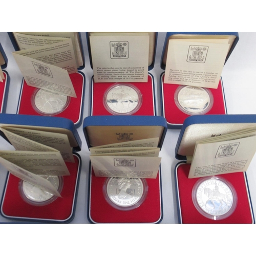 87 - Royal Mint - 16 1977 Queens Jubilee Silver Proof Crowns, 12 with Certificates, 4 lacking, predominan... 