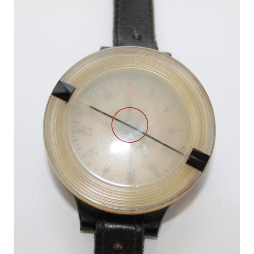 1354 - Two WWII Luftwaffe pilots wrist compass. Bakelite bodies Ref' number Fl 23235. Leather straps, both ... 