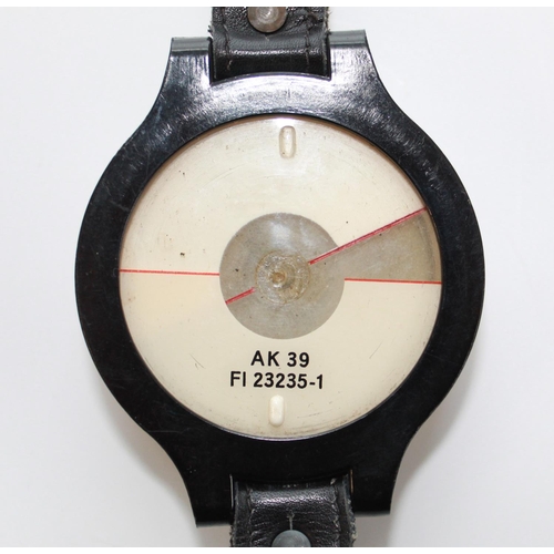 1354 - Two WWII Luftwaffe pilots wrist compass. Bakelite bodies Ref' number Fl 23235. Leather straps, both ... 