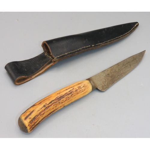 726 - Stag horn handle utility knife with leather sheaf