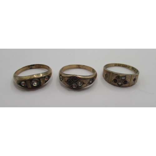 70 - Three antique 9ct gold rings set with coloured stones, all stamped 375, 3.88g