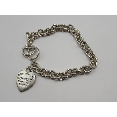 73 - Hallmarked Sterling silver heart toggle bracelet, stamped 375