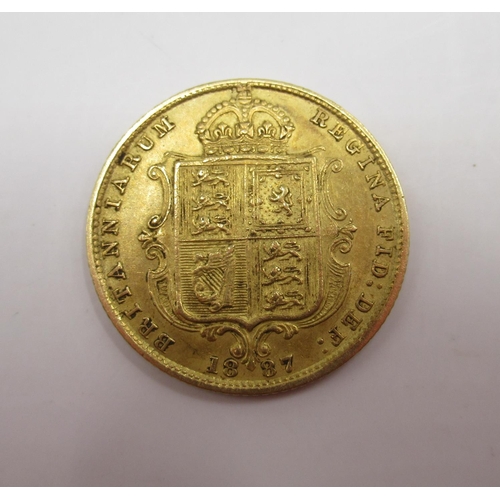 62 - Victorian 1887 half sovereign with shield back, 4.00g