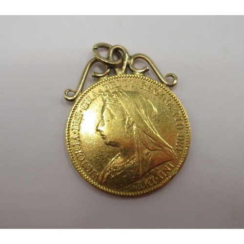 64 - Victorian 1896 pendant mounted half sovereign, 4.32g