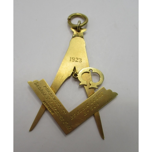 364 - Gilt Irish Past Masters collar jewel for Runic Lodge 504, presented 1923, in case, 0.3ozt