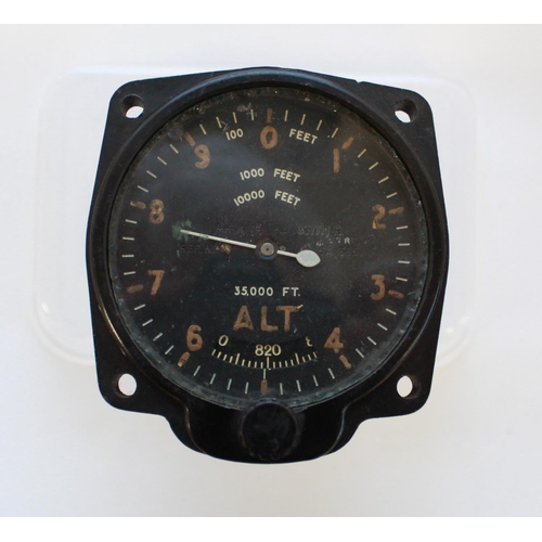 1385 - Air Ministry Rev indicator Mk4B serial number 16913/43. Rev  indicator drive ratio(2-1) Serial numbe... 