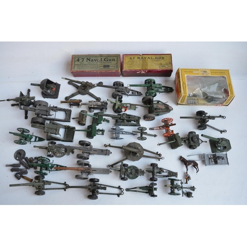 86 - Collection of gun and artillery models, all metal to include Britain's, Astra, Dinky etc., some repa... 