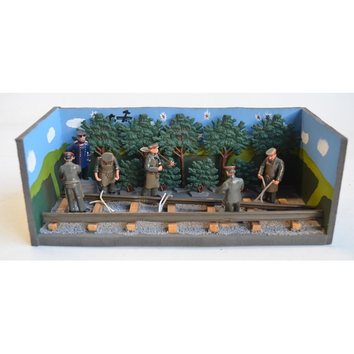 109 - Collection of World War I themed German Army home painted metal figures (mostly 1897, standing figur... 