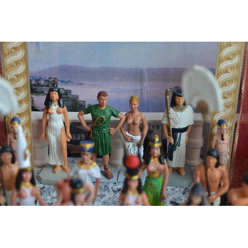 91 - Interesting diorama titled 'Egyptian Harem' with various painted 54mm metal figures (W32xD15.5xH14cm... 