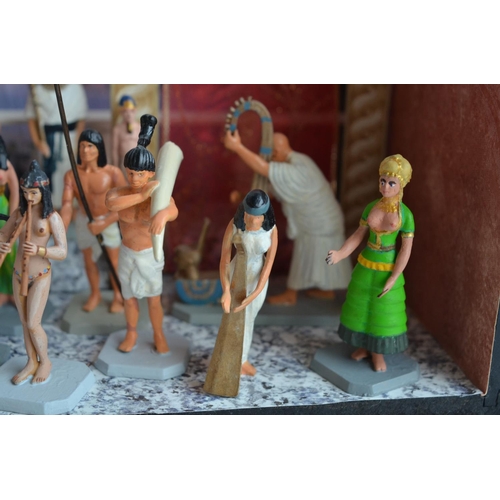 91 - Interesting diorama titled 'Egyptian Harem' with various painted 54mm metal figures (W32xD15.5xH14cm... 