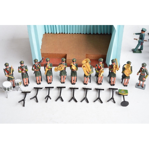 96 - Collection of painted metal soldier figures to include seated Women's Army Band from Soldier Soldier... 